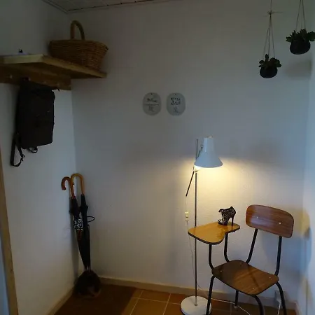 Fin Med Lukket Have Apartment *