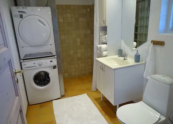 Fin Med Lukket Have Apartment *